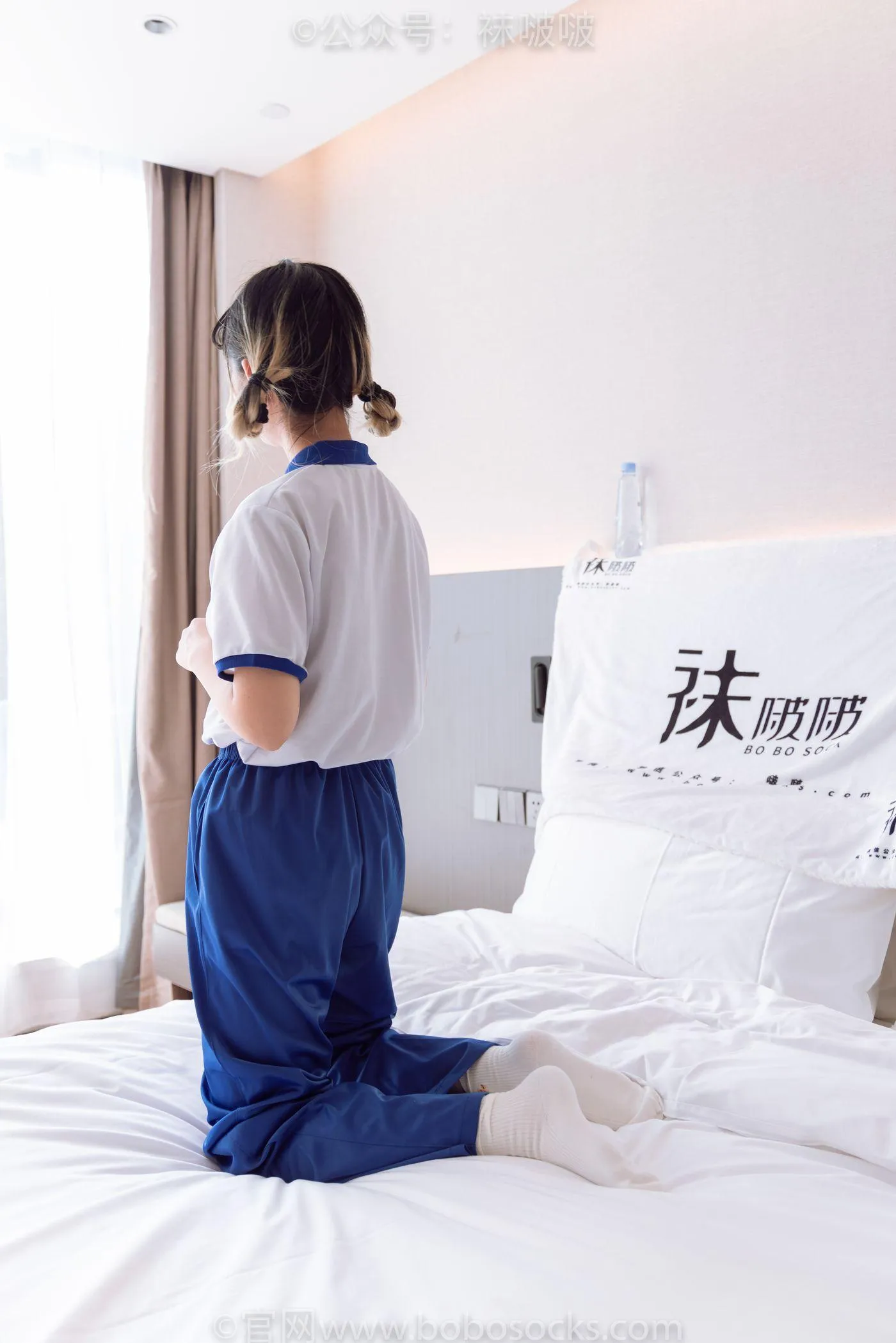 [BoBoSocks袜啵啵]NO.042 砂糖-校服、板鞋、白棉袜、油亮白丝 [139P]插图